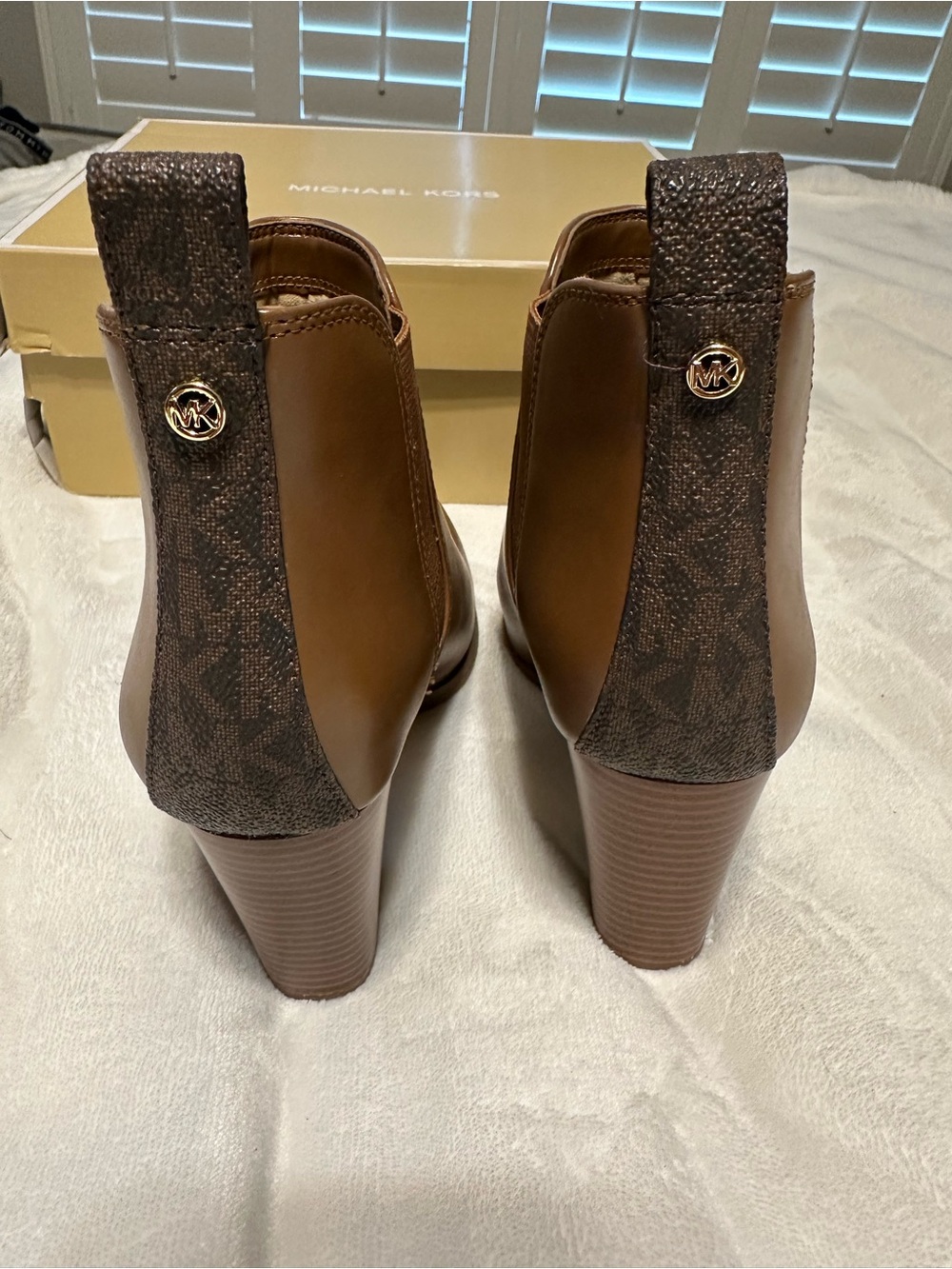Michael Kors Tan Brown Chelsea Block Heel Ankle Boots - Picture 5 of 7